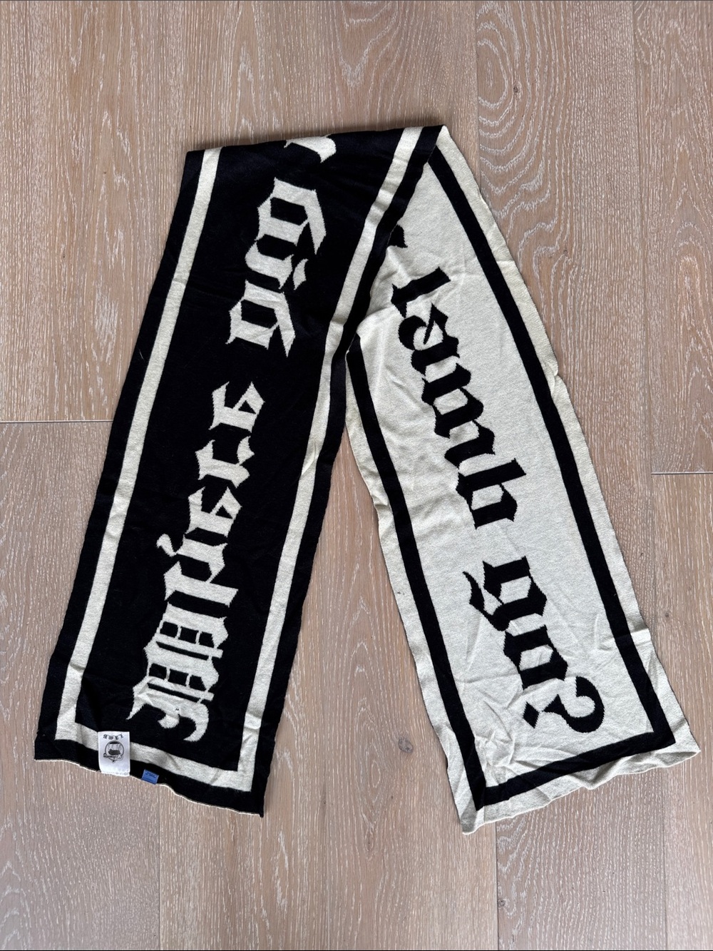 *RARE* L.A.M.B. Gwen Stefani “Where did my lamb go?” cashmere blend scarf.